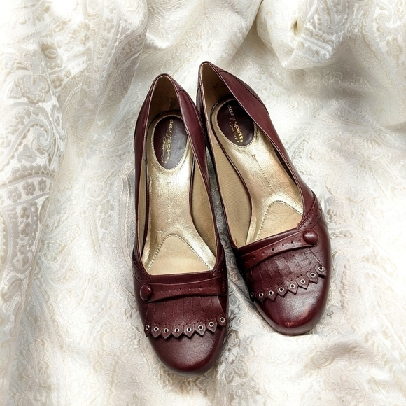 Easy Spirit Vintage Burgundy Leather Heels, Size 8.5 W - Picture 1 of 7